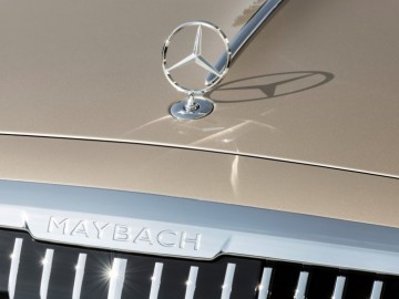 Tajniki Muzeum Mercedesa - emblemat na osłonie chłodnicy